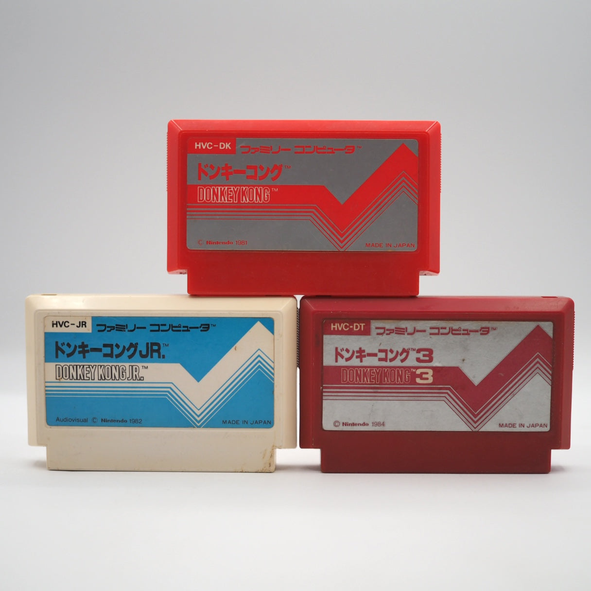 Used Nintendo Famicom Console System Boxed HVC-001 + Donkey Kong Trilogy Games SET