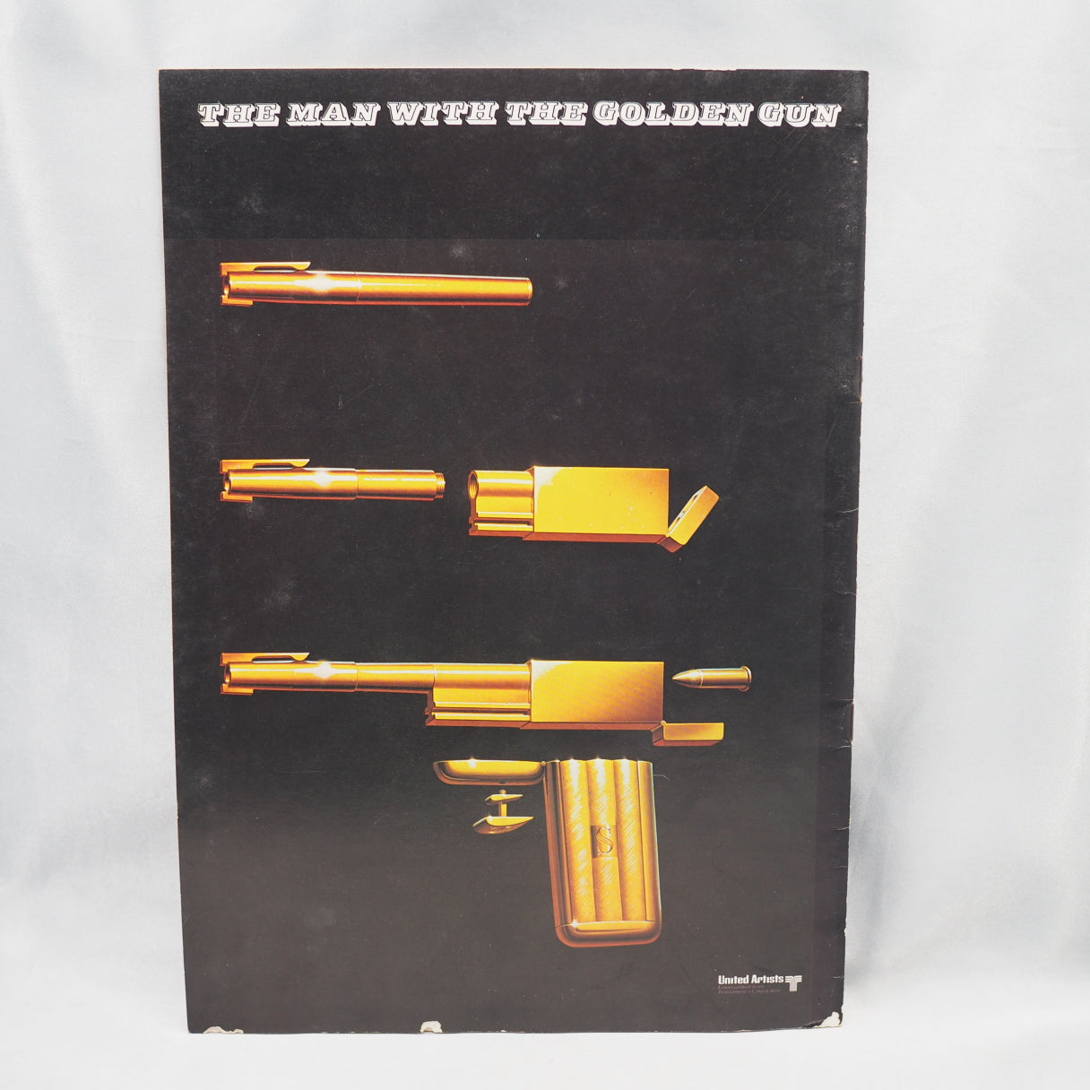 007 THE MAN WITH THE GOLDEN GUN