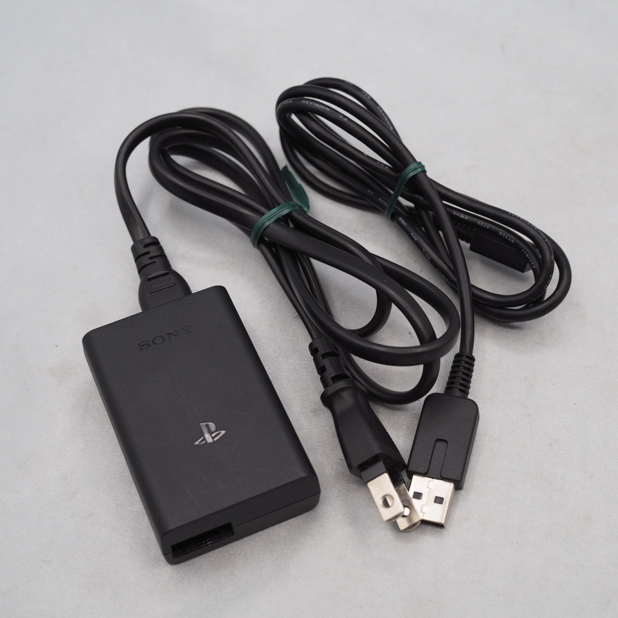 Used PS Vita Pink Black PCH-2000 ZA15 W/Case + Power Adapter - Tested & Working