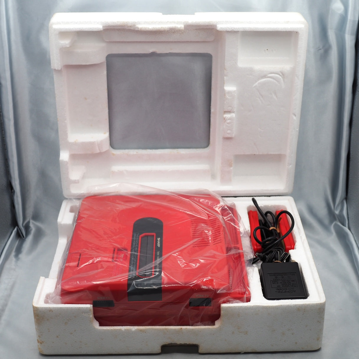Used Twin Famicom Console system AN-500R Boxed [New Rubber Belt replaced] - Tested & Working