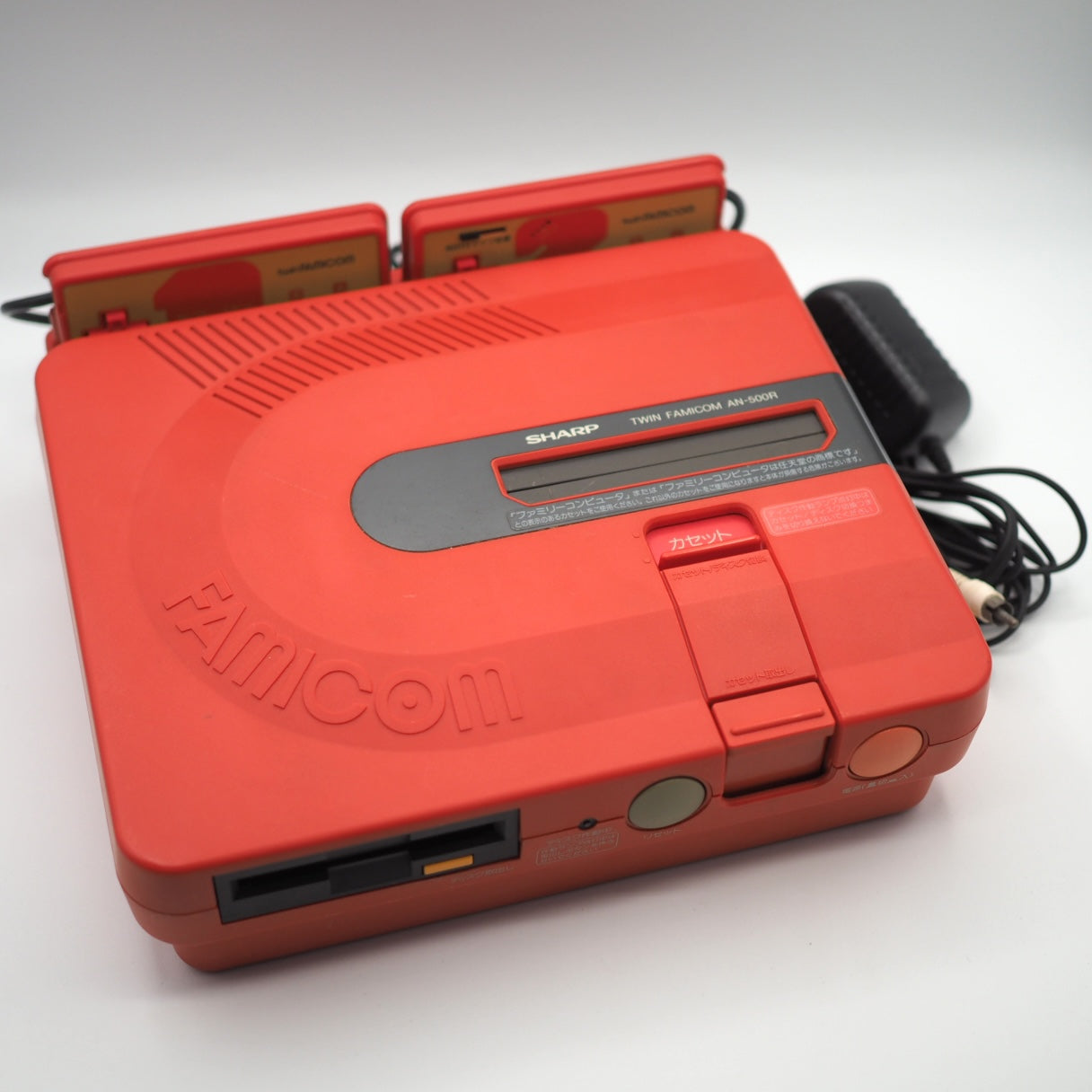 Used Sharp Twin Famicom Console system AN-500R [New Rubber Belt replaced] - Tested & Working