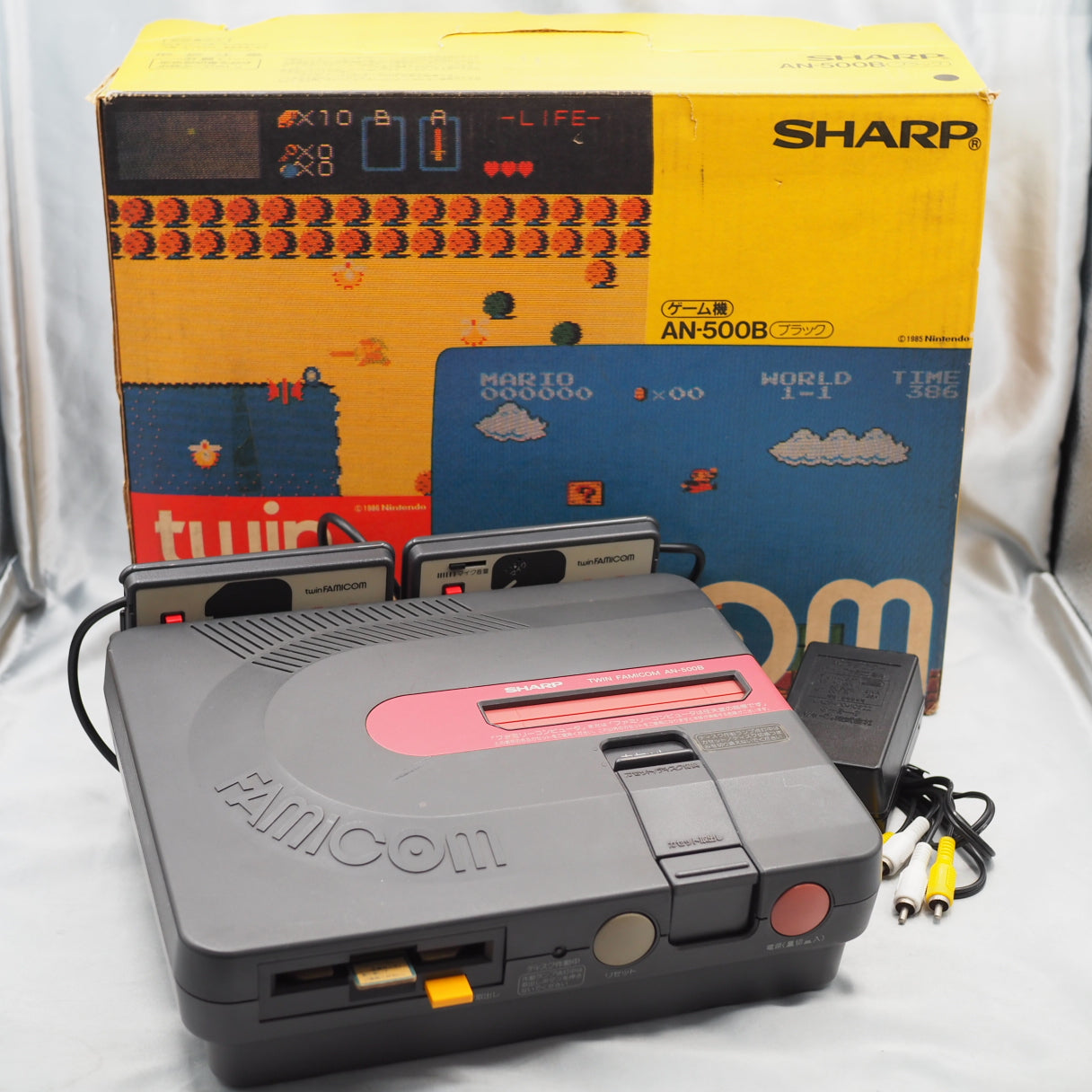Used Twin Famicom AN-500B Console system Boxed New Rubber Belt replaced - Tested & Working