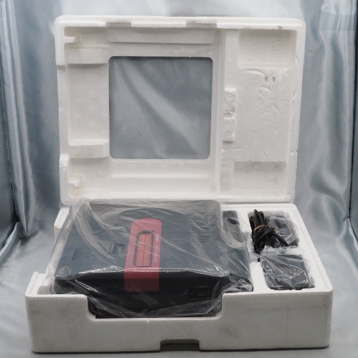 Used Twin Famicom AN-500B Console system Boxed New Rubber Belt replaced - Tested & Working