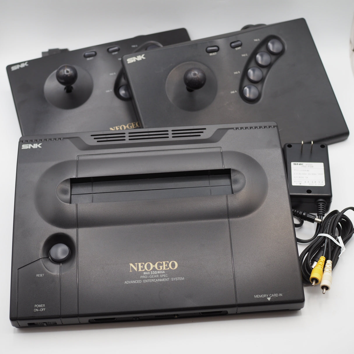NEO GEO AES Console System NEO-0 2 Controllers - Tested & Working