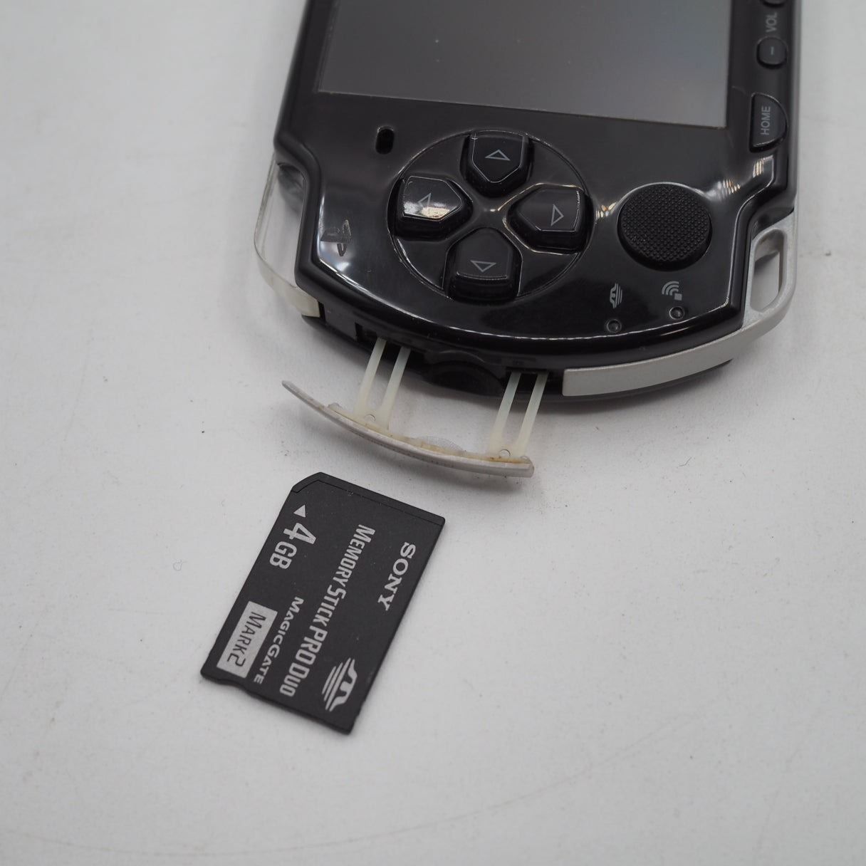 Used PlayStation Portable PSP PSP-2000 PB Piano Black Boxed - Tested & Working