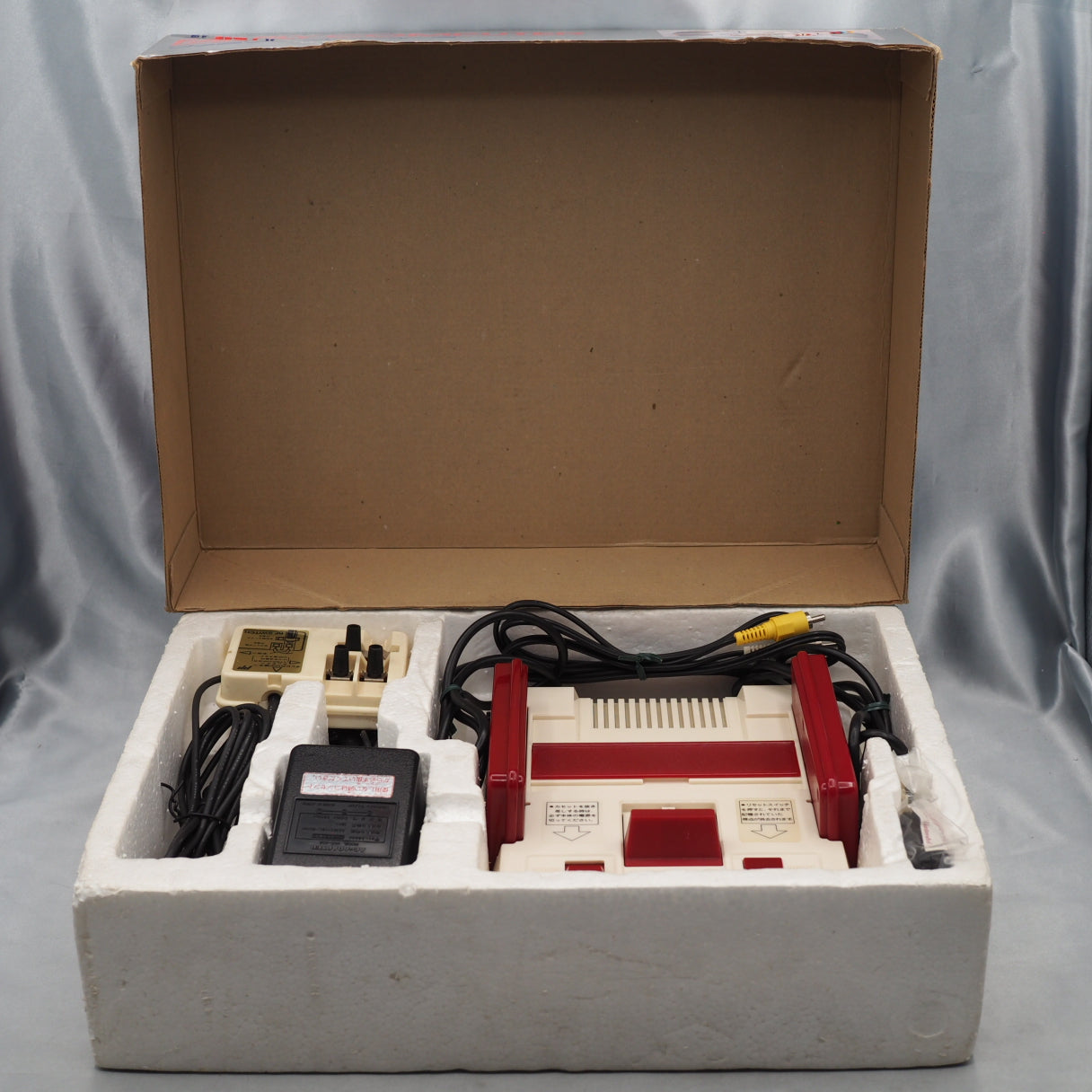 Used Nintendo AV Famicom & Disk System Console system SET Boxed [New Rubber Belt Replaced] - Tested & Working