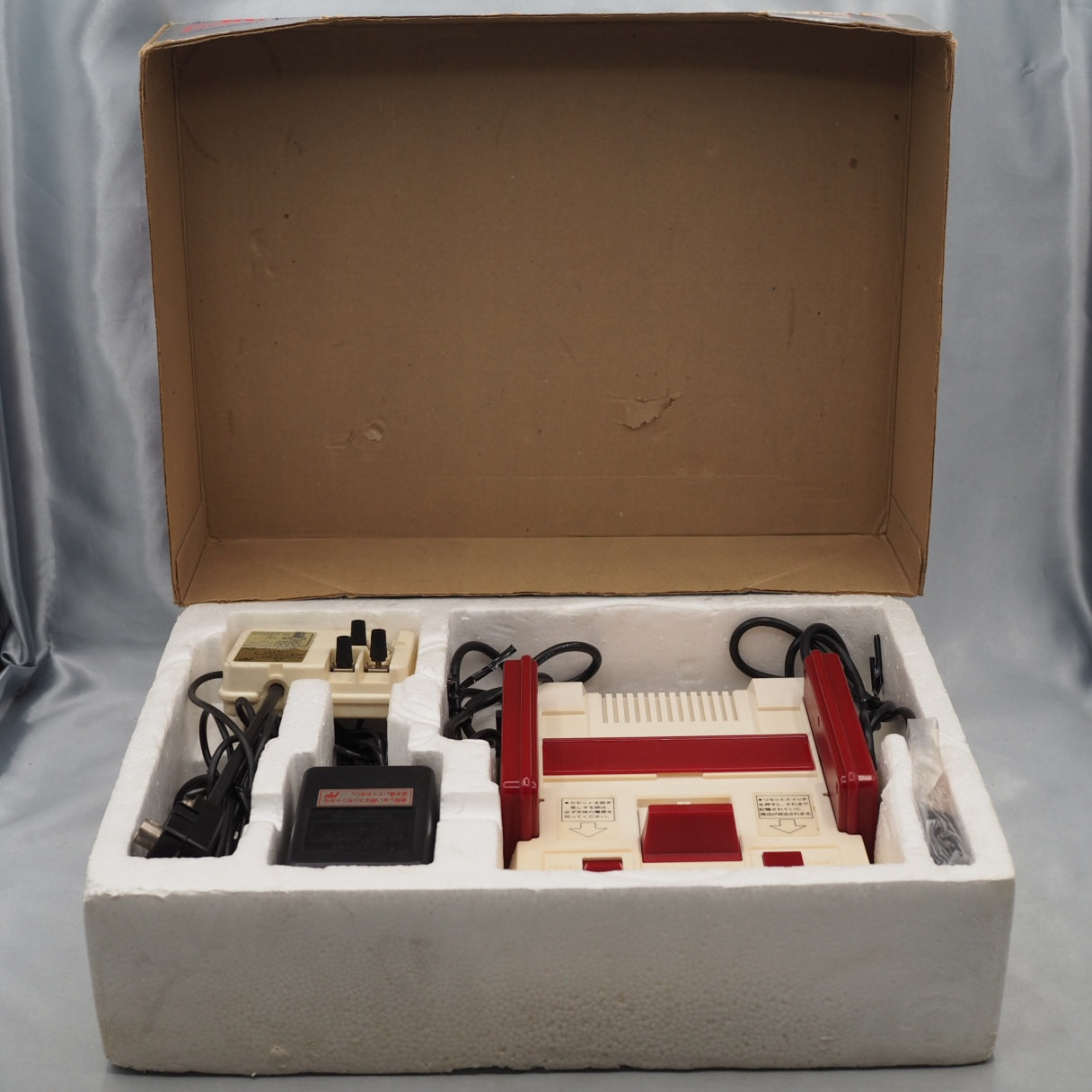 Used Nintendo Famicom & Disk System Console system SET Boxed [New Rubber Belt Replaced] - Tested & Working