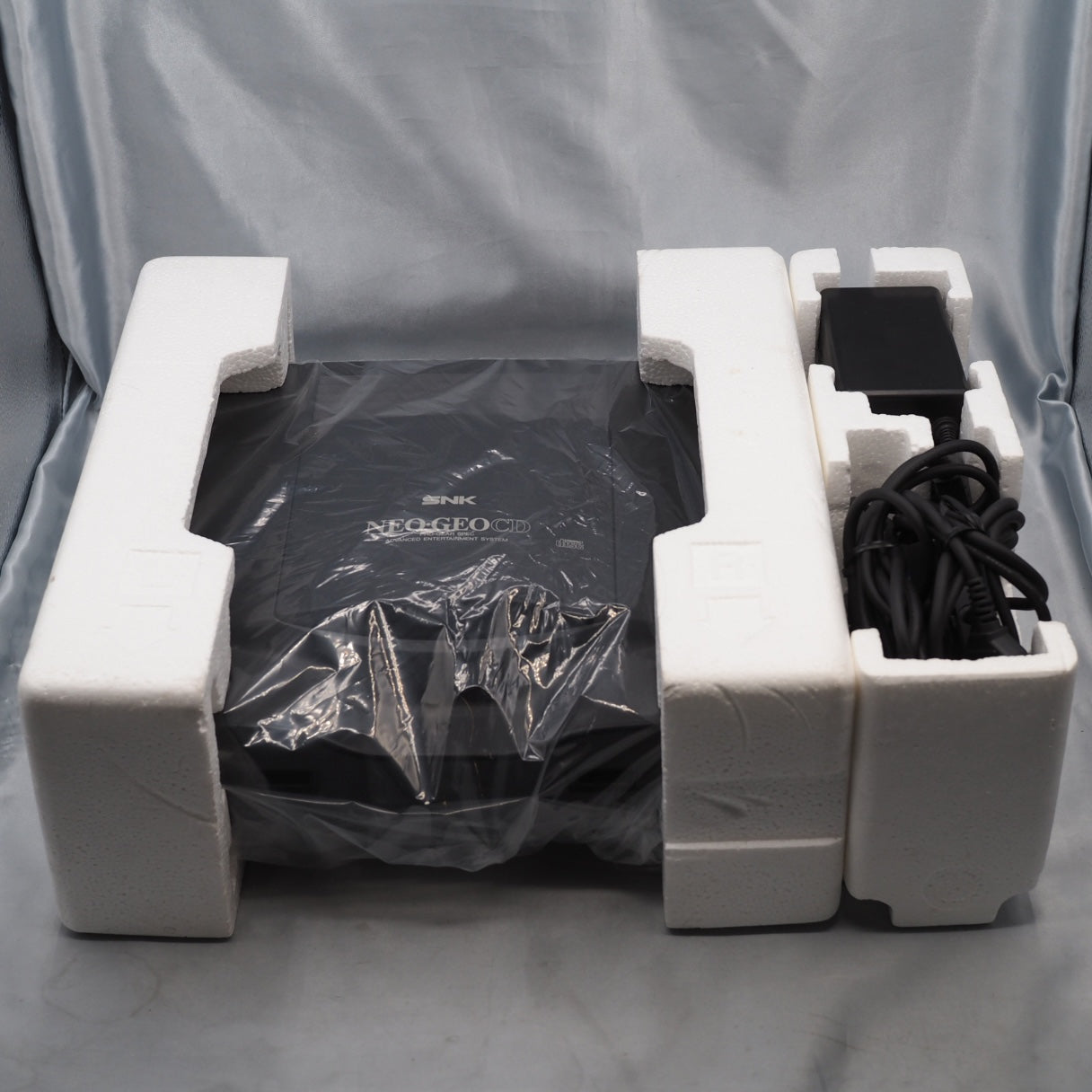 NEO GEO CD Console system Boxed CD-T01 [2 Controllers]