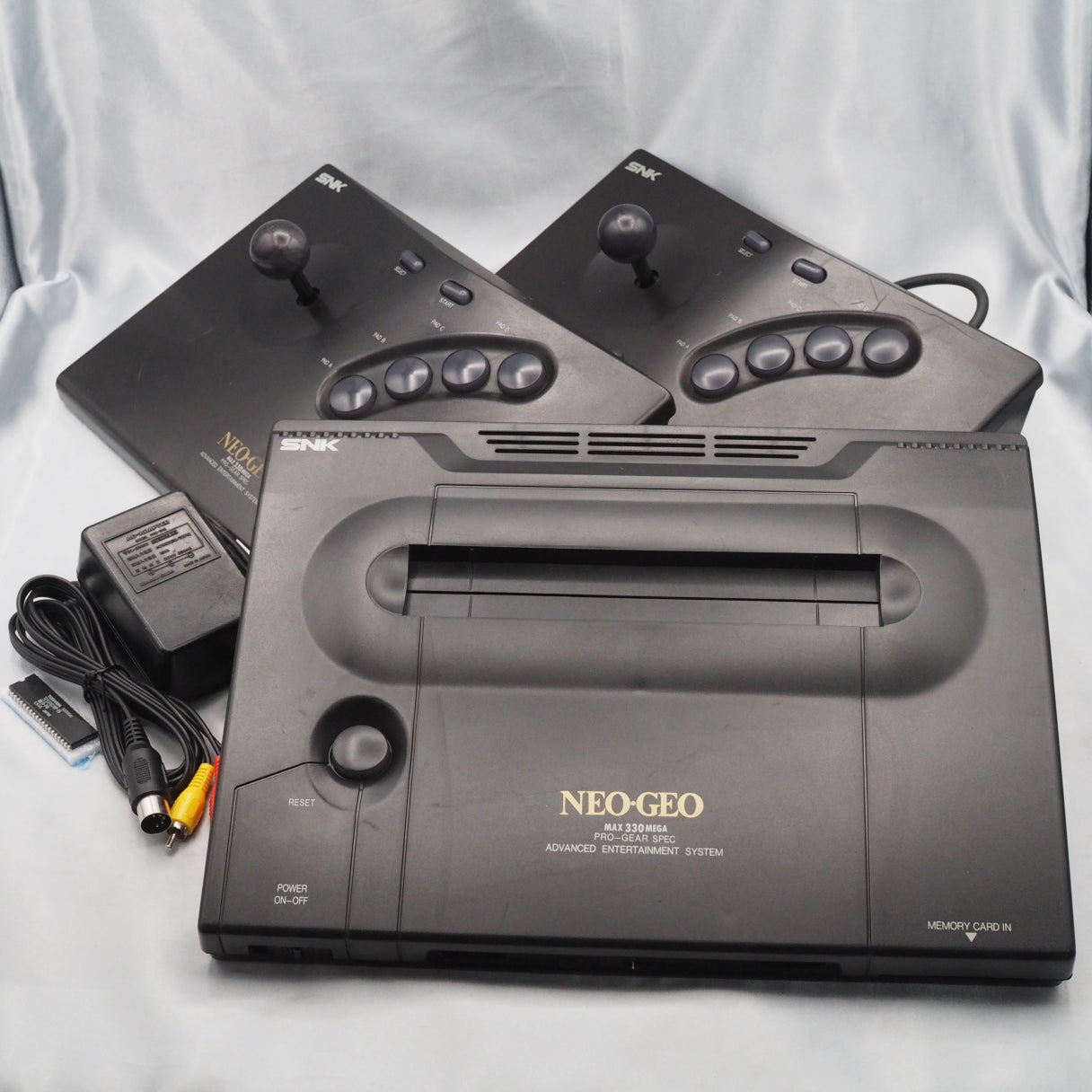 NEO GEO AES Console System & 2 Controllers [UNIBIOS]