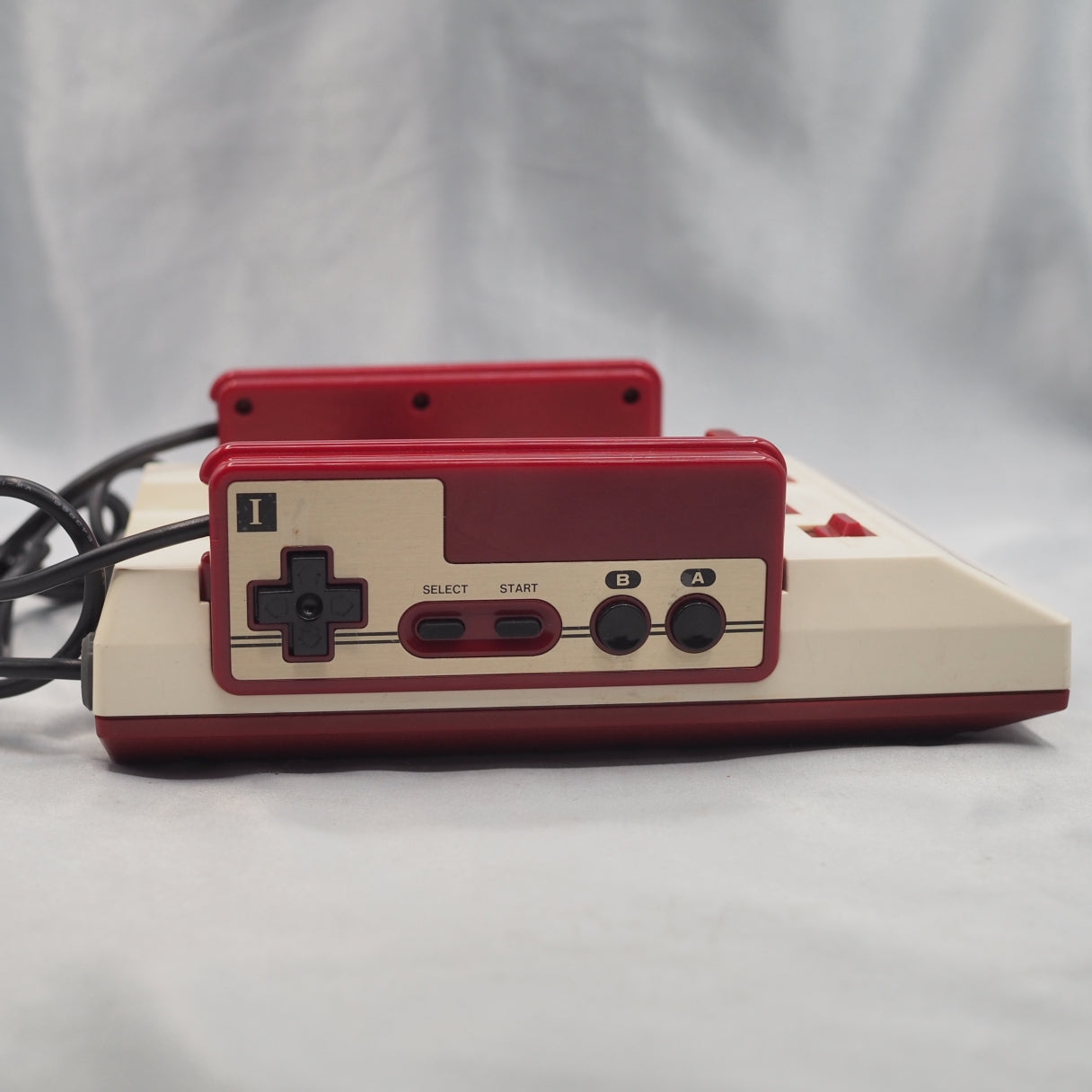 Nintendo Famicom Console System Boxed HVC-001 [No instruction manual]