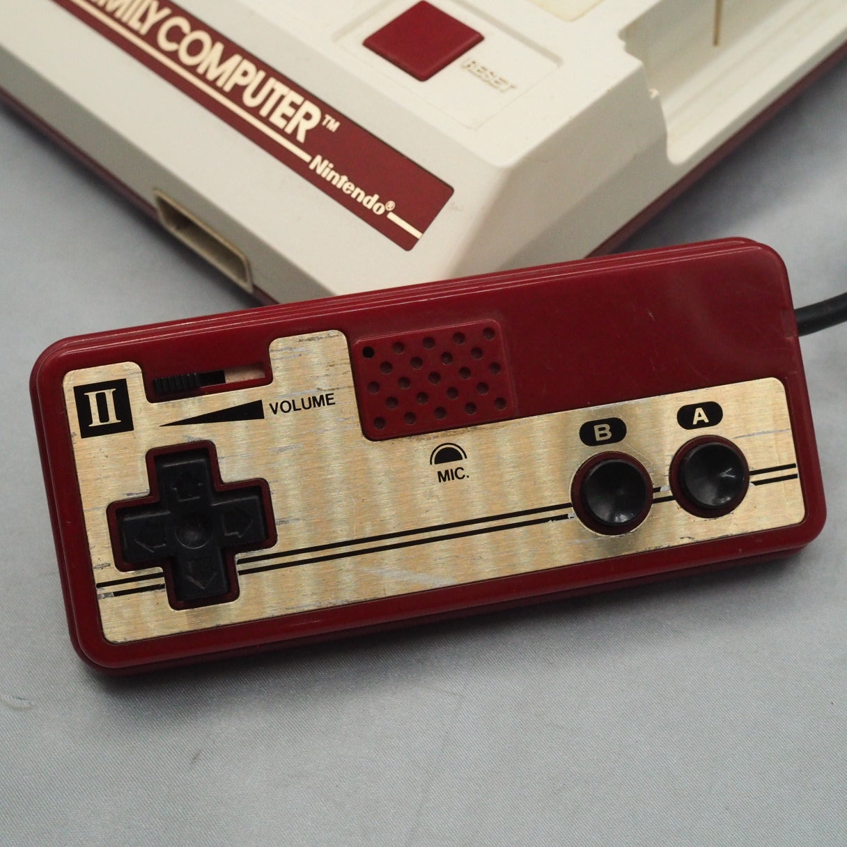 Nintendo Famicom Console System Boxed HVC-001 [No instruction manual]